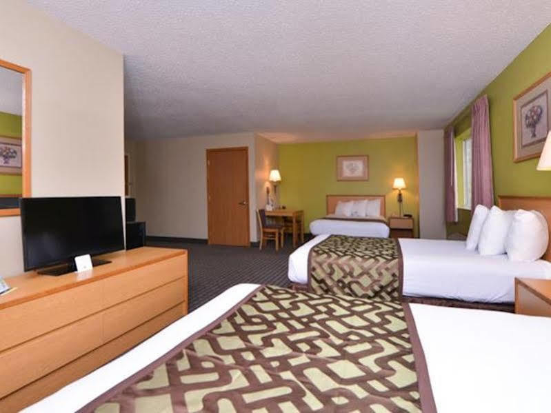 Regency Inn Geneseo Il I-80 エクステリア 写真
