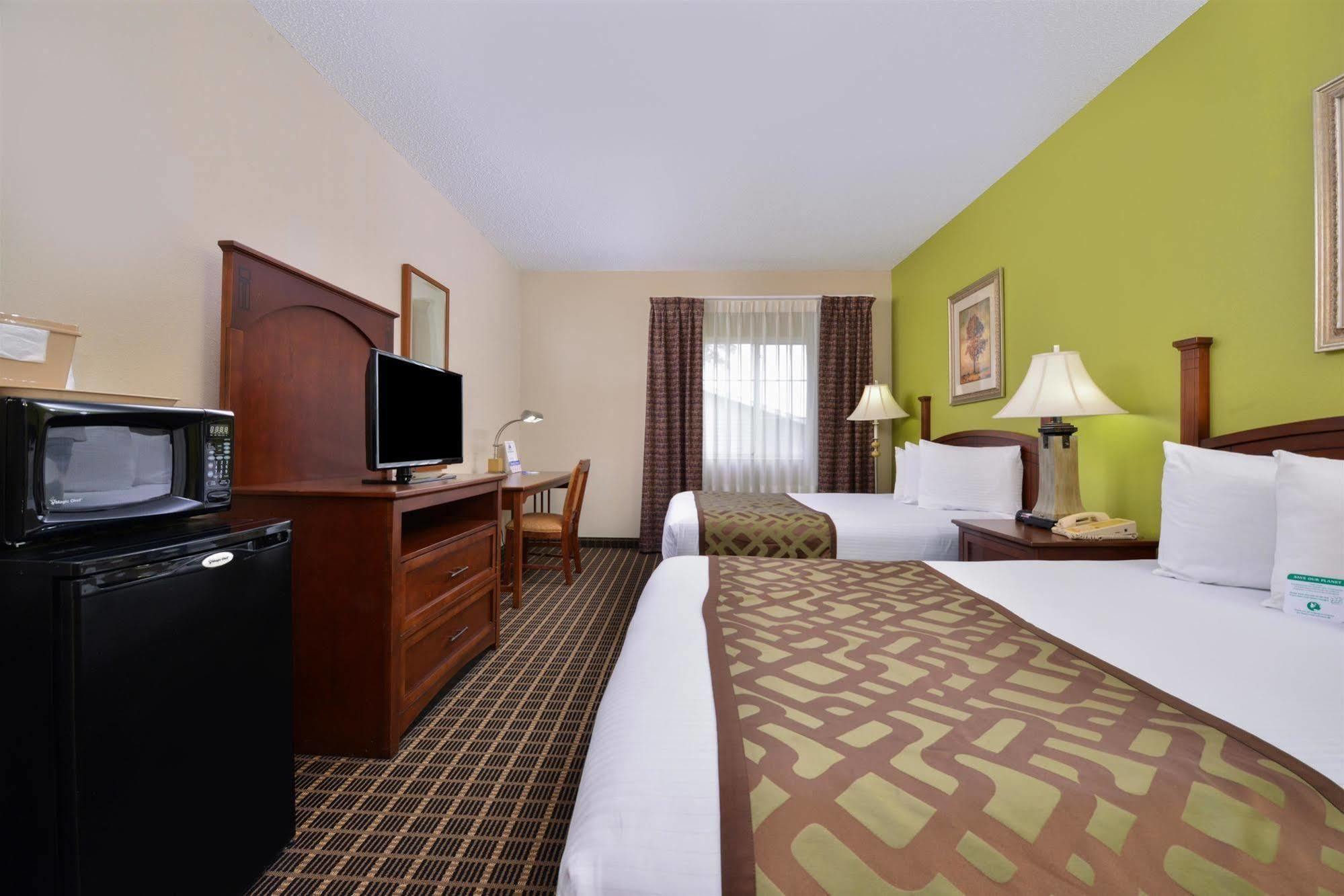 Regency Inn Geneseo Il I-80 エクステリア 写真